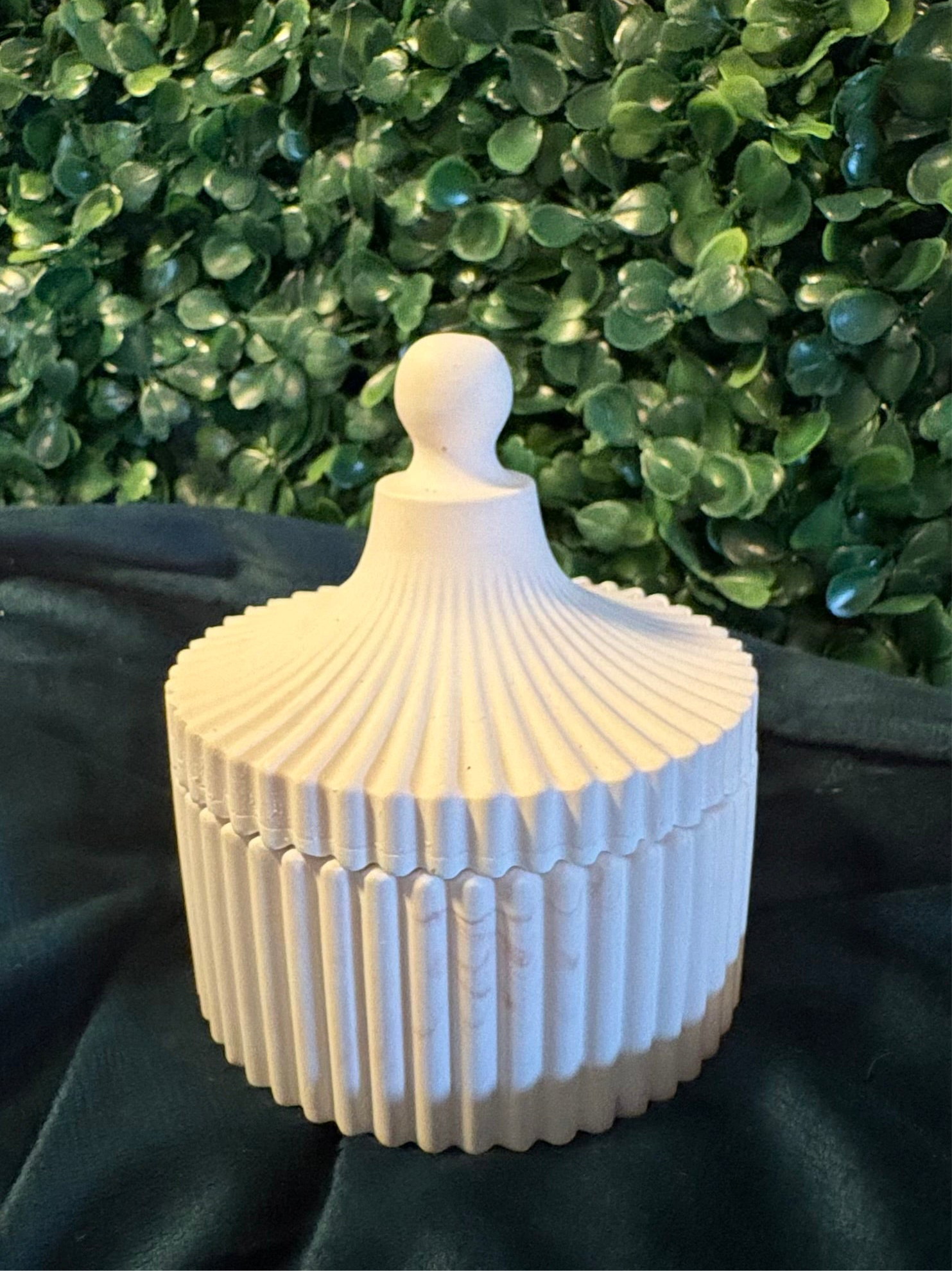 Carousel Jar with Lid